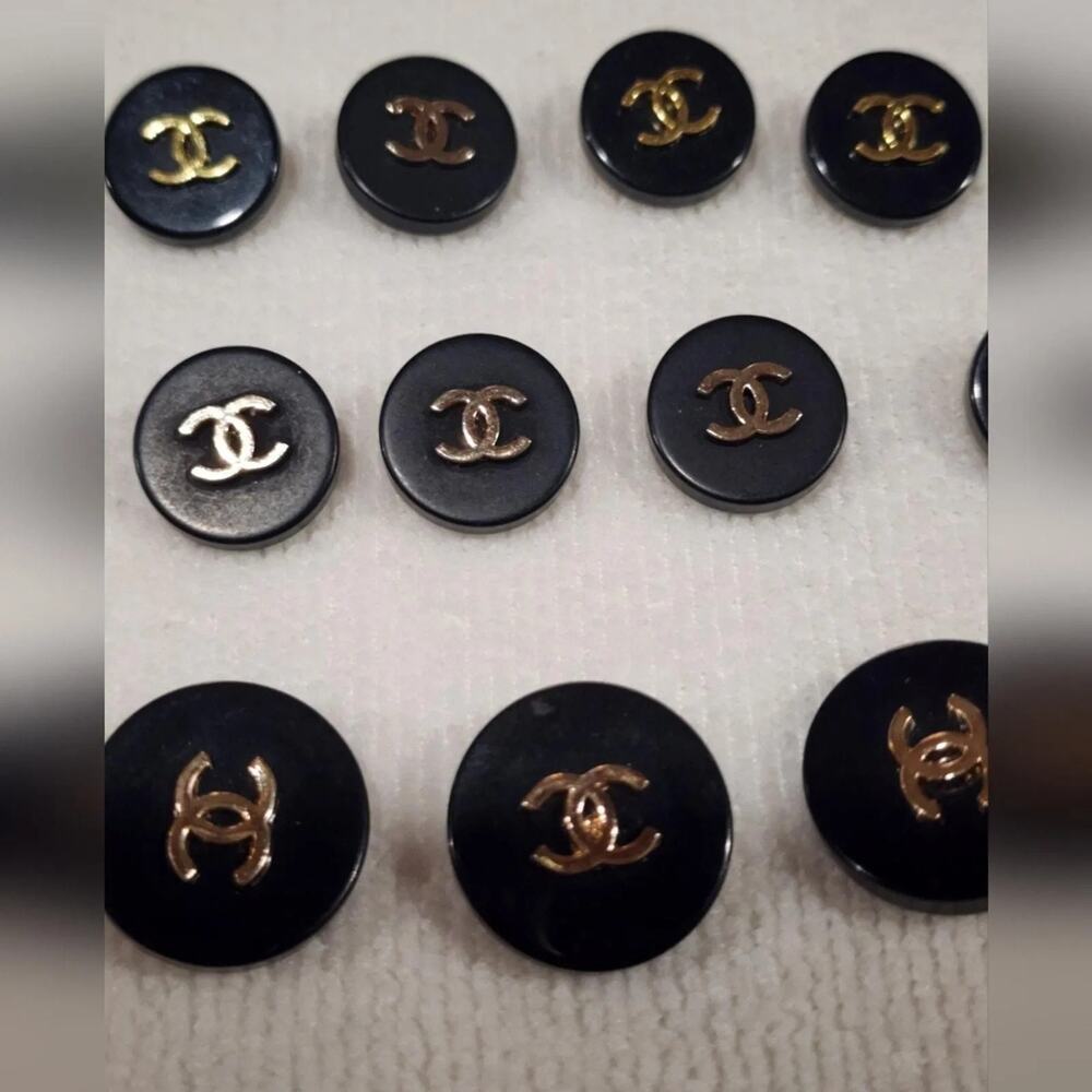 Chanel Black and Gold CC Earrings - Picture 7 of 8